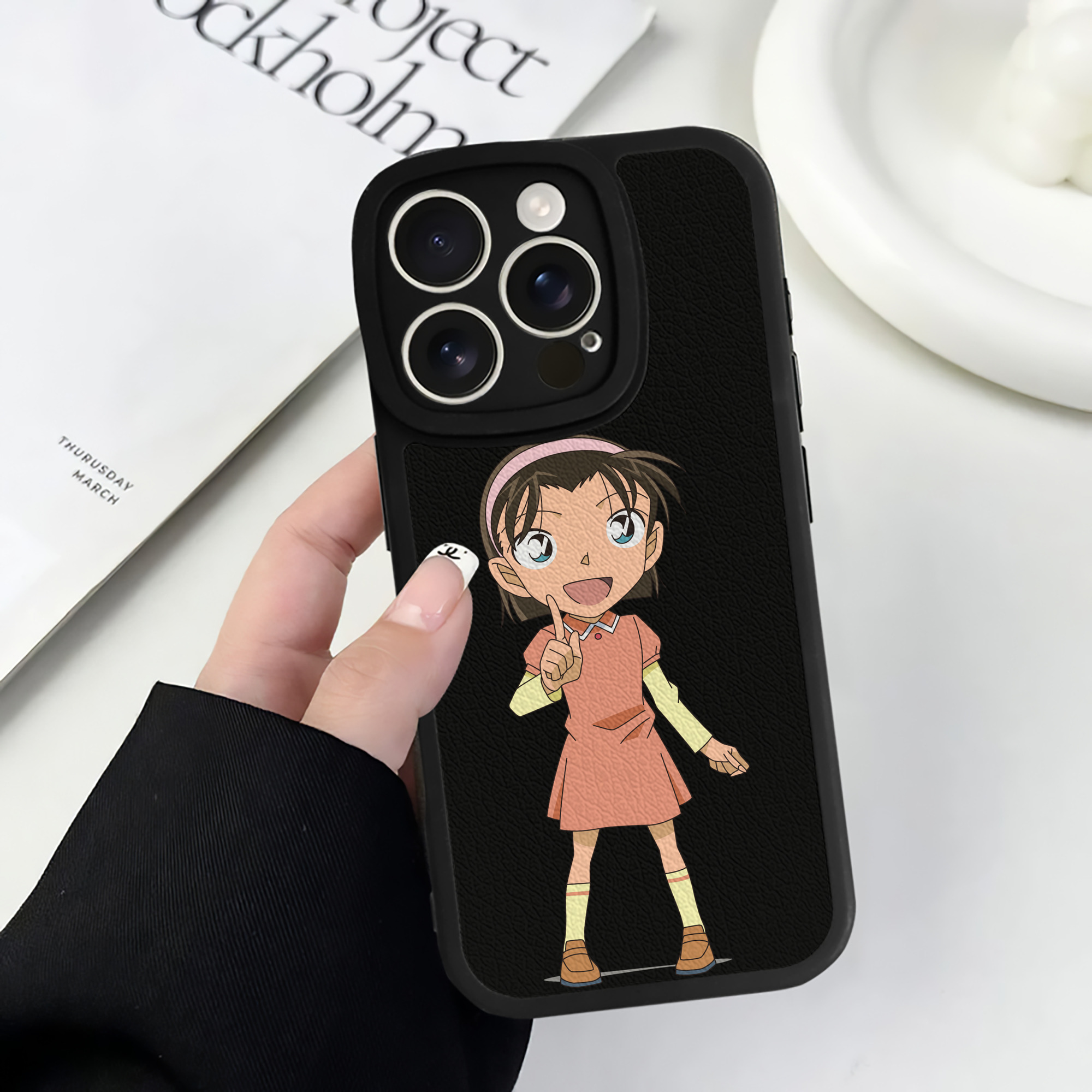 （画像用） 名探偵コナン 吉田 歩美 よしだ あゆみ Detective Conan my Yeager 【iPhone 16シリーズ対応】シリコンスマホケース（レザー調） 材質：シリコン
